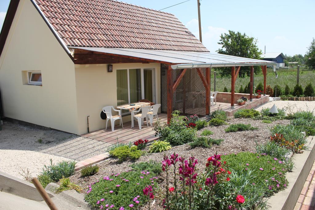 Szep Kert Vendeghaz Hotel Szekszárd Exterior photo